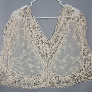 Charlotte Russe Cream Lace Top Size M